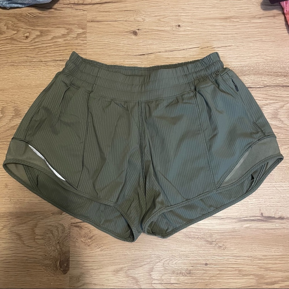 Lululemon Hotty Hot Short